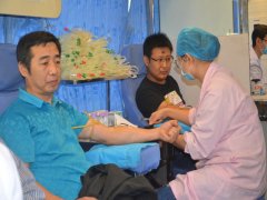 無(wú)償獻(xiàn)血 愛心奉獻(xiàn)