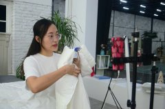 服務(wù)“夜”態(tài)，創(chuàng)造商機！英儂魏經(jīng)理如是說