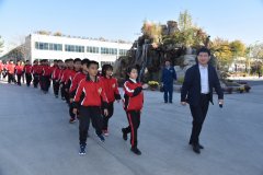 濱州實驗學(xué)校開展主題活動 走進華紡感受創(chuàng)造