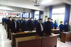 公司開展主題黨日活動 新黨員入黨宣誓