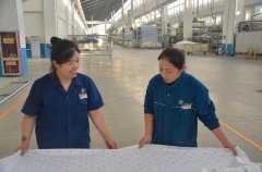 家紡車(chē)間:生產(chǎn)線(xiàn)上的“姐妹花”