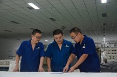 家紡成品車(chē)間裁剪工段獲評(píng)省輕紡創(chuàng)新班組